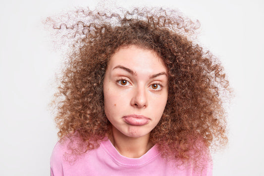 La pollution de l'air : Un ennemi caché de nos cheveux